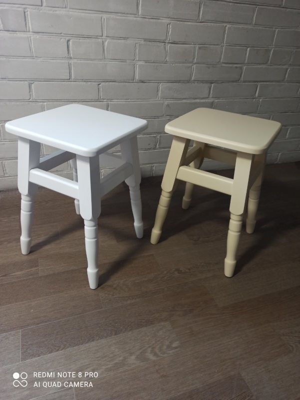 Табурет дерев’яний / білий