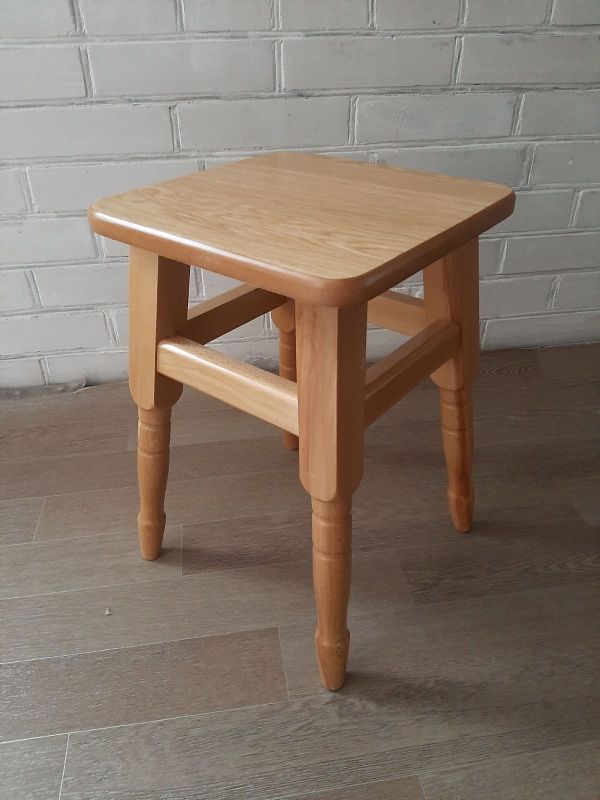 Табурет дерев’яний / дуб