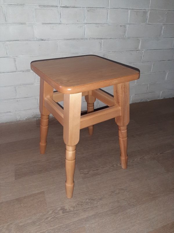 Табурет дерев’яний / дуб