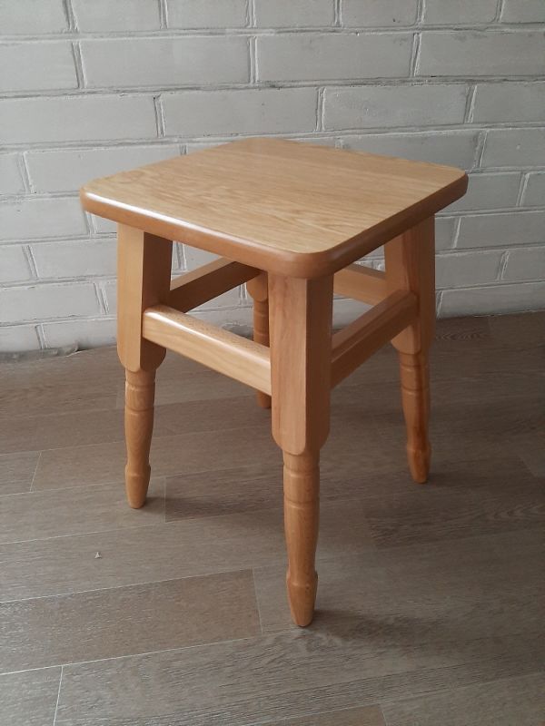 Табурет дерев’яний / дуб