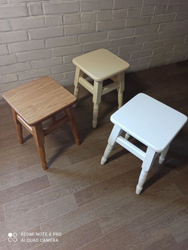 Табурет дерев’яний / слонова кістка